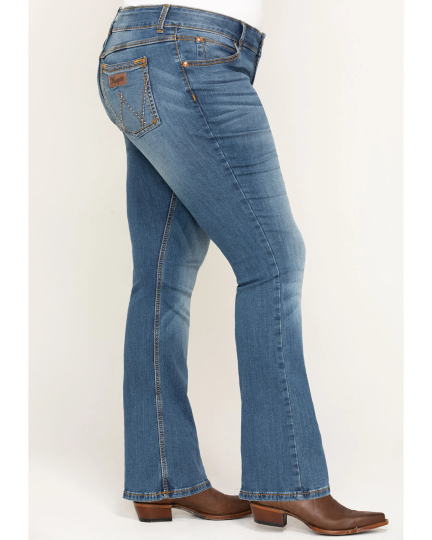 Wrangler Retro Women's Mae Mid Rise Jeans - Plus 5 Wrangler Retro Women's Mae Mid Rise Jeans - Plus - Image 5