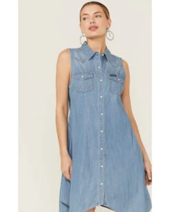 Wrangler Women's Denim Sleeveless Hanky Hem Midi Dress 6 Wrangler Women's Denim Sleeveless Hanky Hem Midi Dress -Cowgirl Drape Sales 2000351206 400 P4