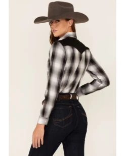 Roper Women's Plaid Print Long Sleeve Pearl Snap Western Shirt 5 Roper Women's Plaid Print Long Sleeve Pearl Snap Western Shirt -Cowgirl Drape Sales 2000352242 001 P3
