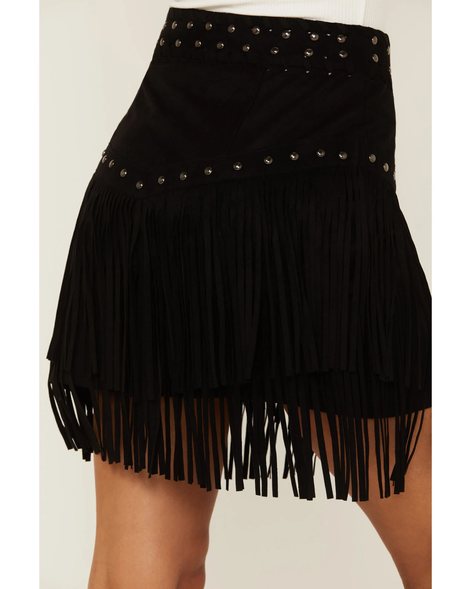 Idyllwind Women's Maxwell Ave Tiered Faux Suede Mini Skirt 2 Idyllwind Women's Maxwell Ave Tiered Faux Suede Mini Skirt - Image 2