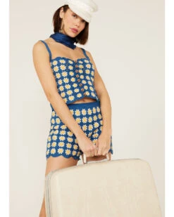 Cowgirl Drape Sales -Cowgirl Drape Sales 2000367202 400 P1