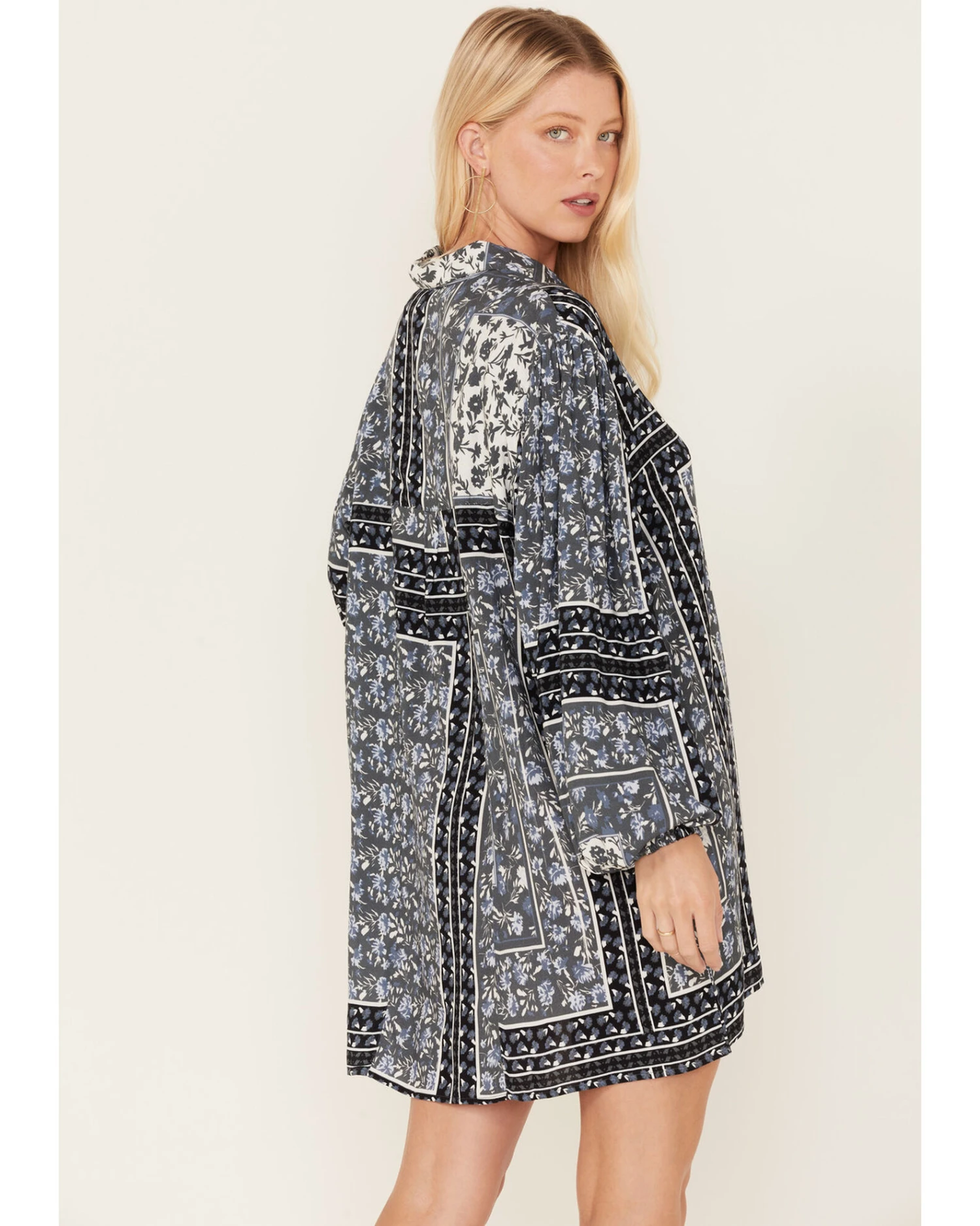 Jen's Pirate Booty Women's Roma Storm Lockhart Floral Print Ruffle Dress 2 Jen's Pirate Booty Women's Roma Storm Lockhart Floral Print Ruffle Dress - Image 2