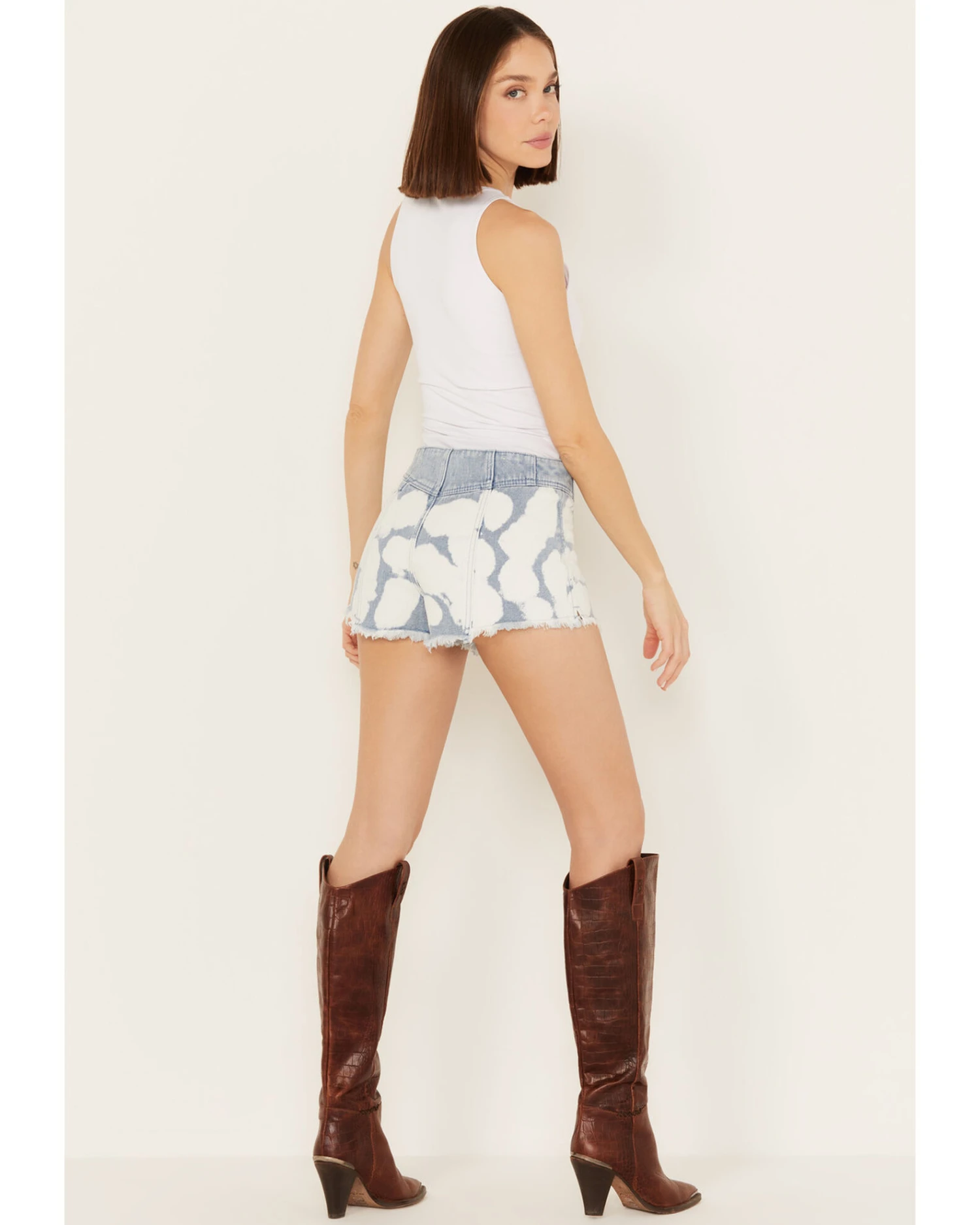 Shyanne Women's Light Wash High Rise Pull On Shorts 2 Shyanne Women's Light Wash High Rise Pull On Shorts - Image 2